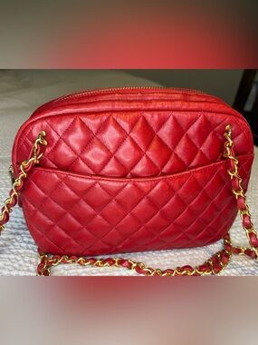 Vintage Series 1 CHANEL Quilted Red Leather Camera Bag with card & Holo